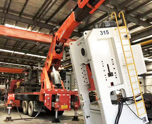 石家庄桥西提升工作效率，选择优质折臂吊租赁服务